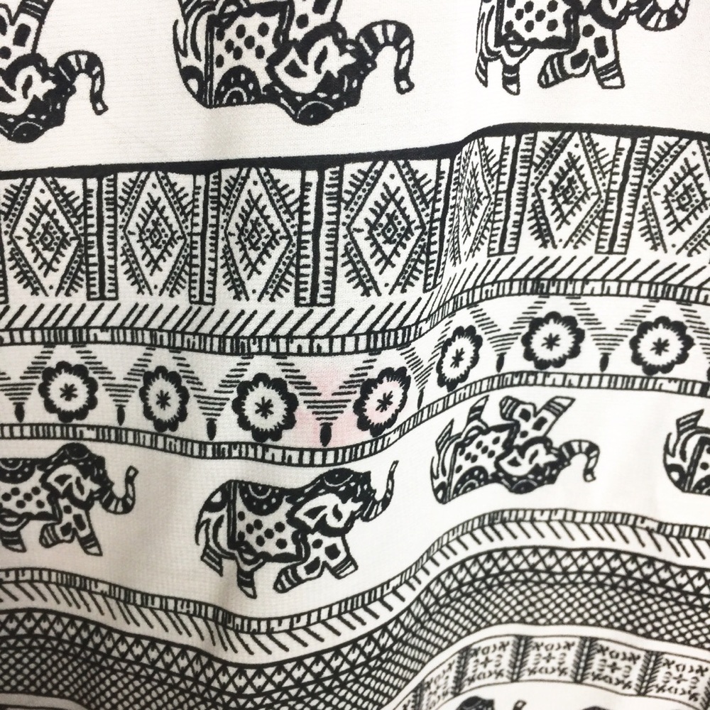 Japna Black Aztec Elephant Print Short Sleeve Top - Picture 7 of 7